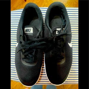 Mens Size 10 Nike Flex Black Tennis Shoe